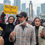 Reza Rahadian Terlihat di Tengah Massa Demo Bundaran HI, Kehadirannya Jadi Sorotan
