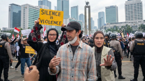 Reza Rahadian Terlihat di Tengah Massa Demo Bundaran HI, Kehadirannya Jadi Sorotan