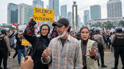 Reza Rahadian Terlihat di Tengah Massa Demo Bundaran HI, Kehadirannya Jadi Sorotan