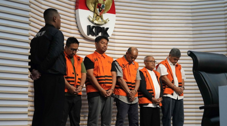 KPK Tahan Lima Tersangka Kasus BNPB, Dana Penanganan Bencana Jadi Sorotan