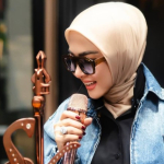 Syahrini Siap Comeback ke Panggung, Tegaskan Tetap dengan Ciri Khasnya